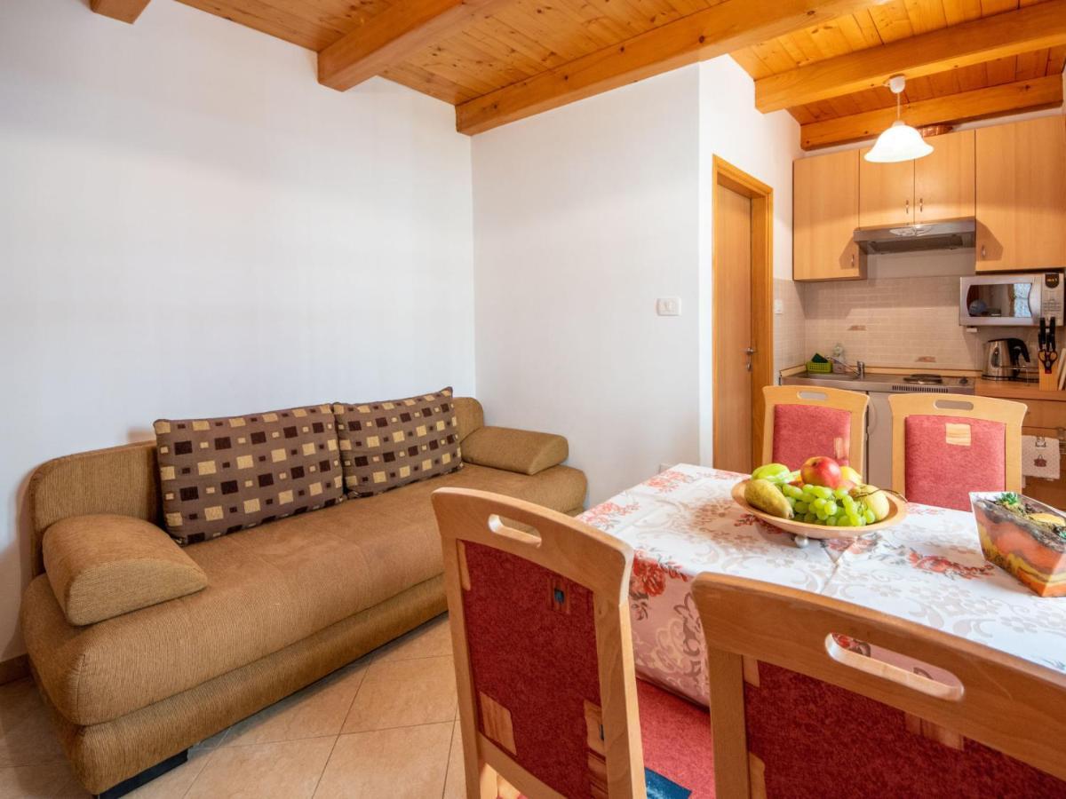 Apartment Kristijan By Interhome Brseč Eksteriør bilde
