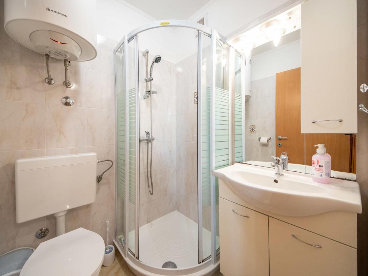 Apartment Kristijan By Interhome Brseč Eksteriør bilde
